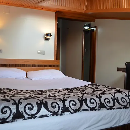 Otel Atlas 2*